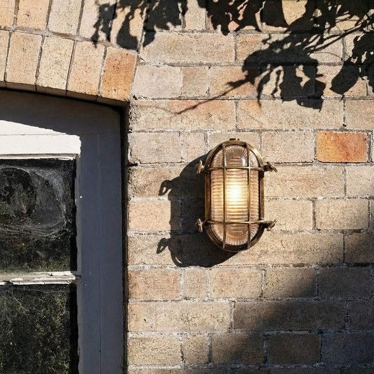 Warm light for entryways and terraces