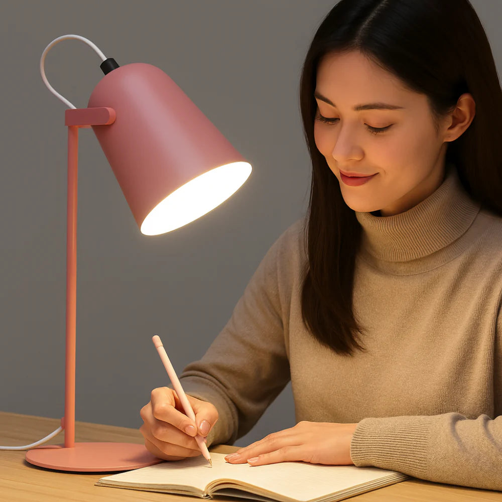 Adjustable head for targeted illumination