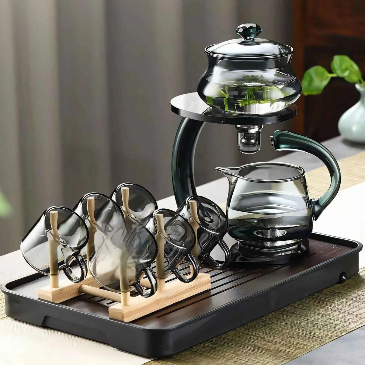 Ergonomic form meets controlled pour