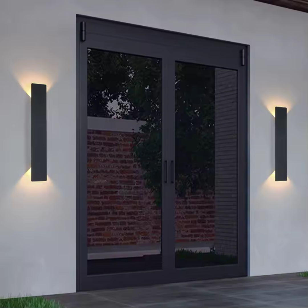 Xyrov | Outdoor Wall Light in Weather-Resistant Aluminium