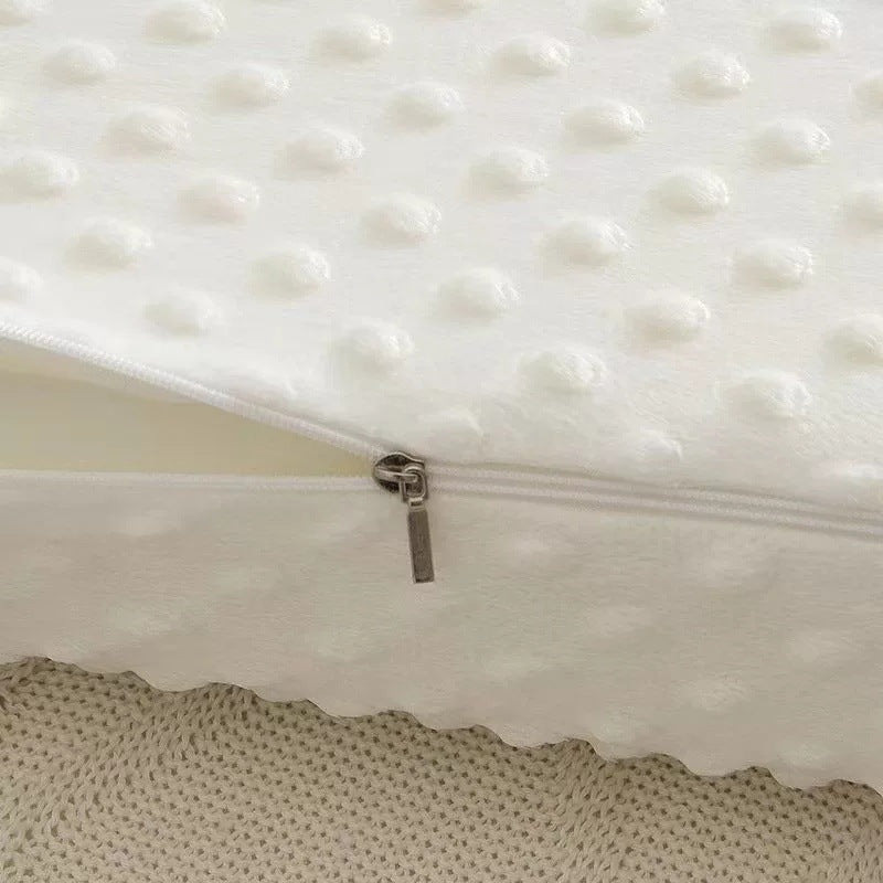 Carlo | Supporting Pillow for Side Sleepers with Neck Support