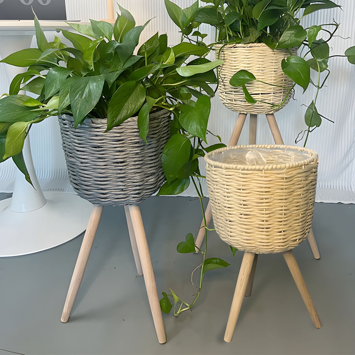 Stefano | Round Plant Stand for Living Room or Bedroom