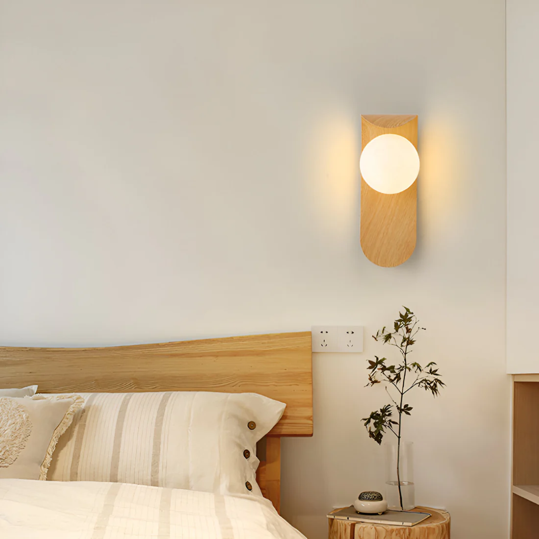Icar | Scandinavian Wall Light in Natural Wood with Warm Glow