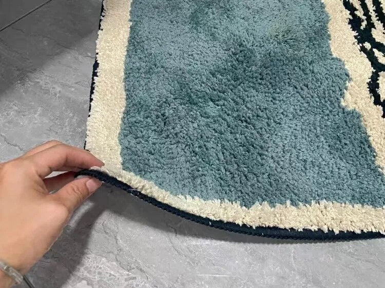 Disa | Modern Anti-Slip Bathroom Rug with Soft Polyester