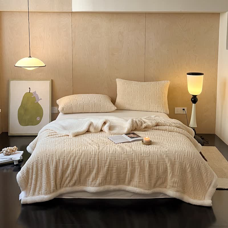 Birgit | Warm Weighted Blanket in Textured Fleece for Bedroom