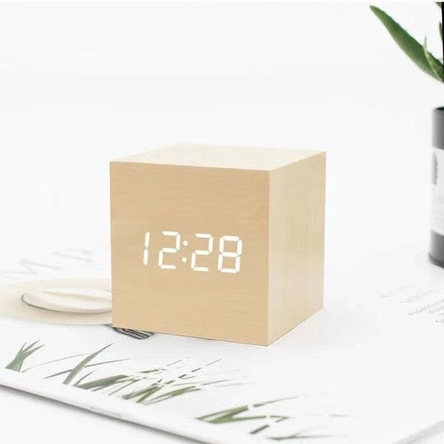 Aurelia | Minimalist Sunrise Alarm Clock with LED Display in Wood