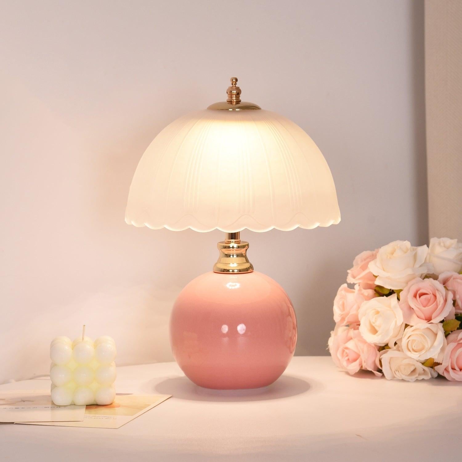 Sanne | Scalloped Bedside Table Lamp