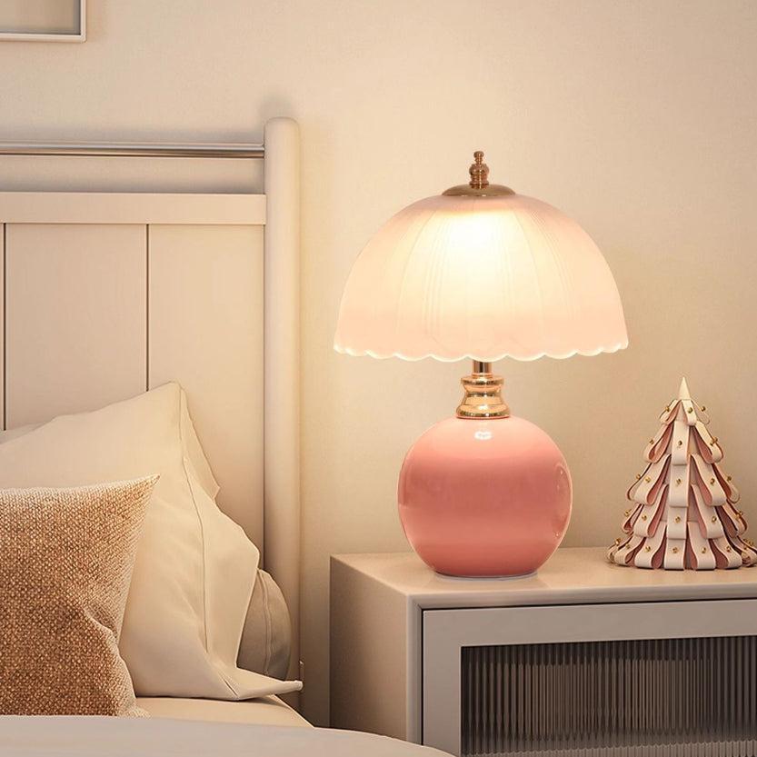 Sanne | Scalloped Bedside Table Lamp