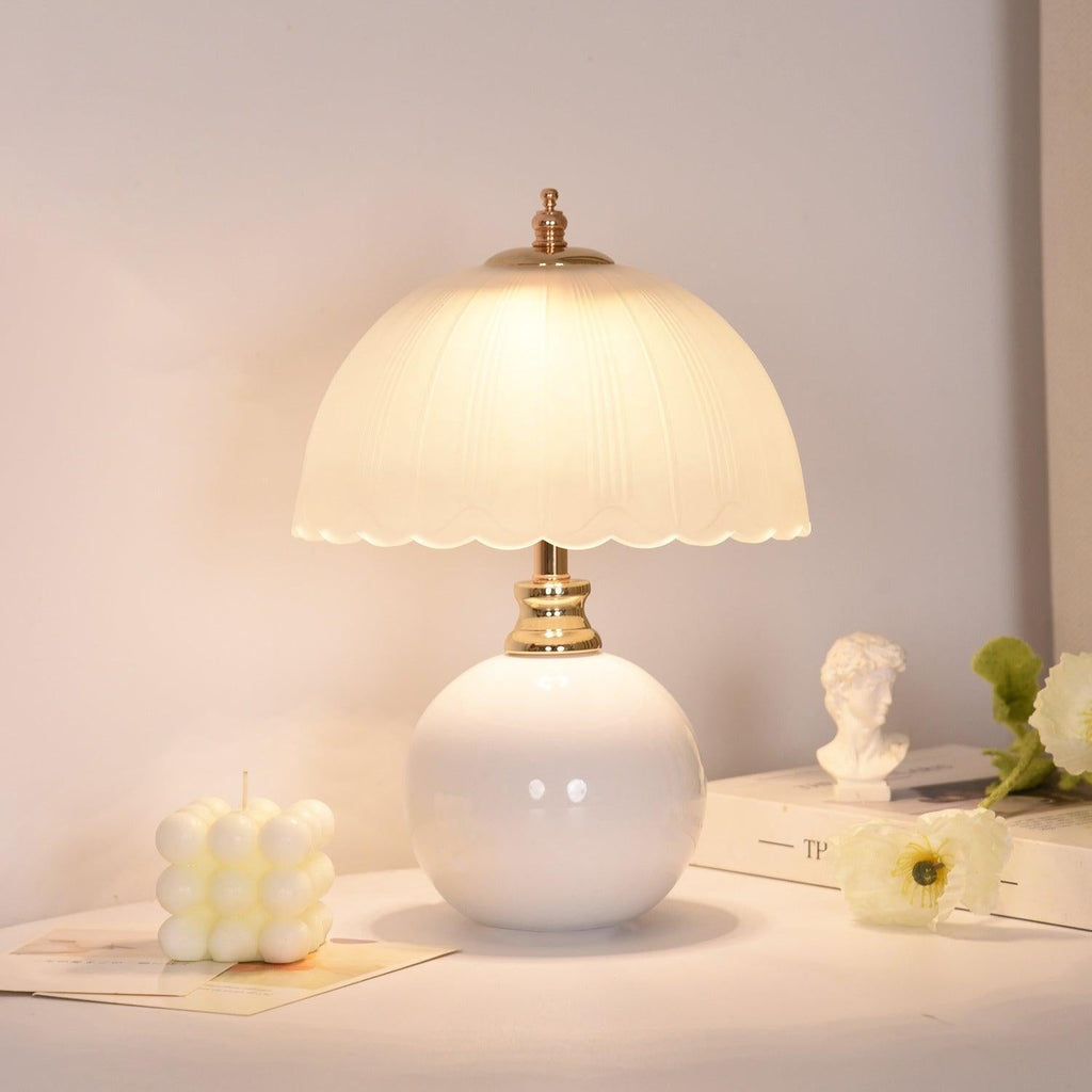 Sanne | Scalloped Bedside Table Lamp