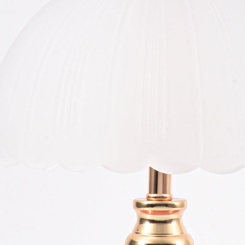 Sanne | Scalloped Bedside Table Lamp