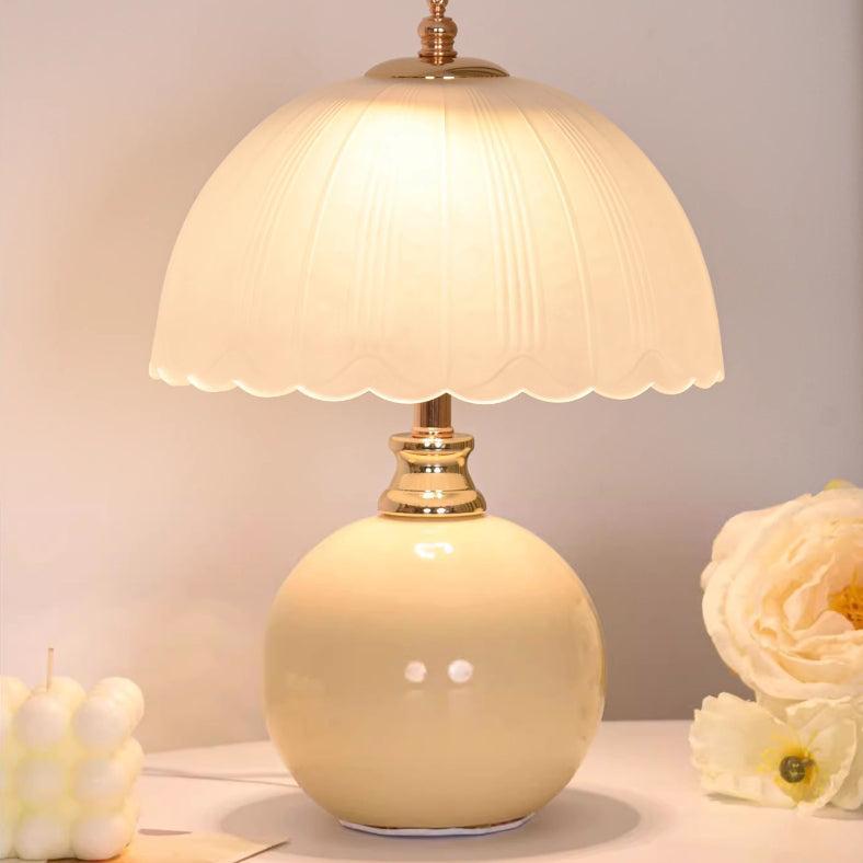 Sanne | Scalloped Bedside Table Lamp