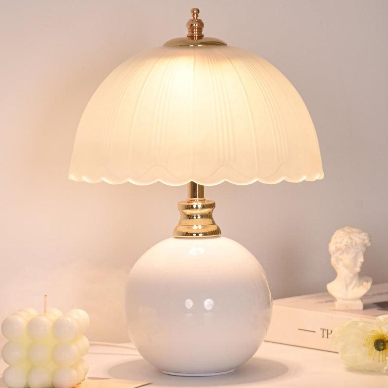Sanne | Scalloped Bedside Table Lamp