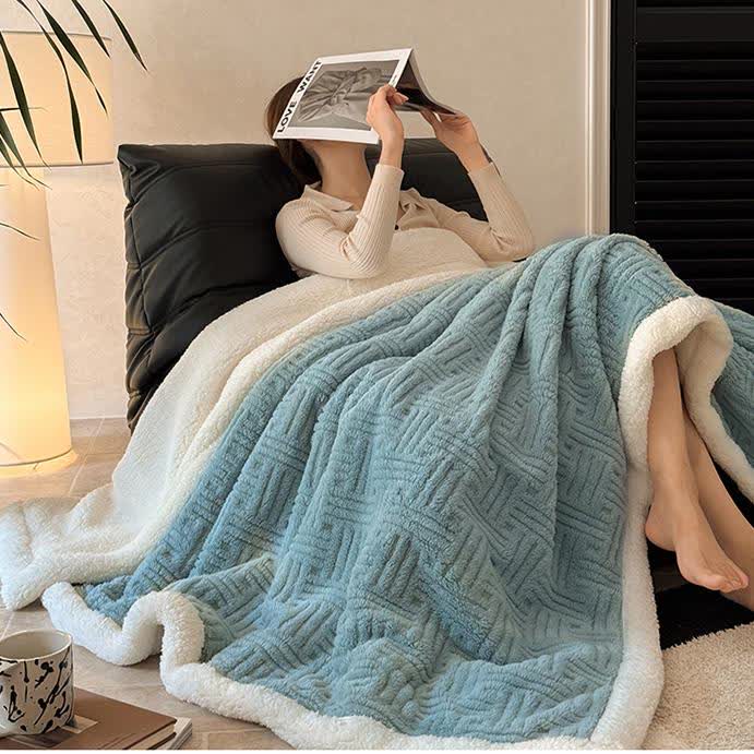 Birgit | Warm Weighted Blanket in Textured Fleece for Bedroom