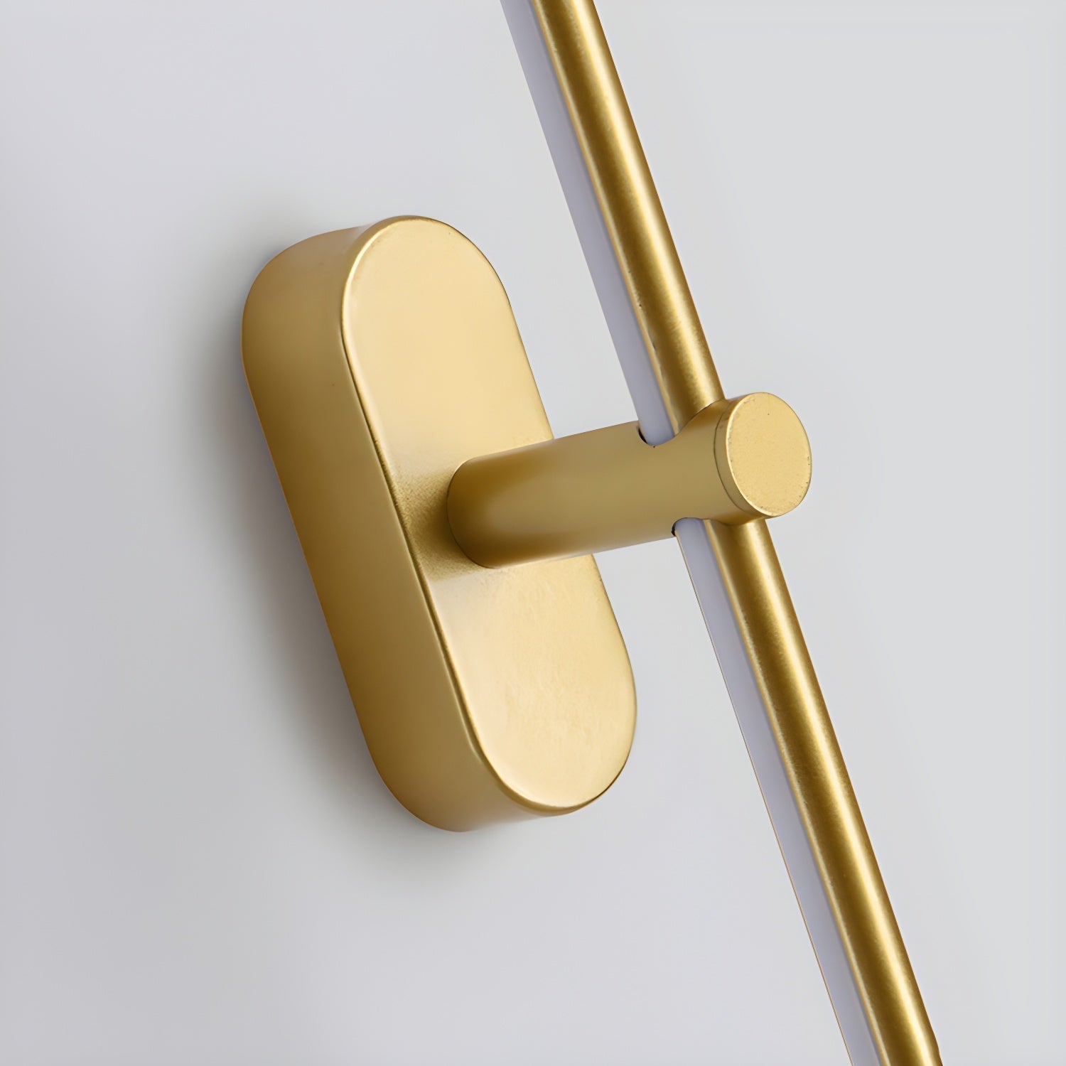 Marlowe | Modern Wall Lamp with Linear Minimalist Design