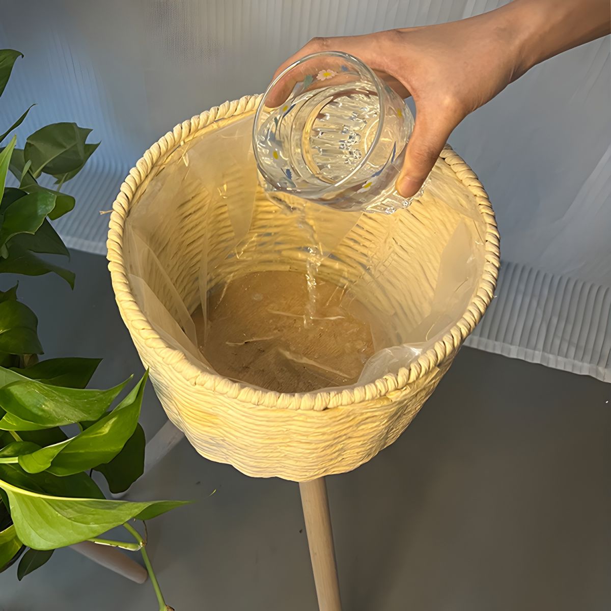 Stefano | Round Plant Stand for Living Room or Bedroom