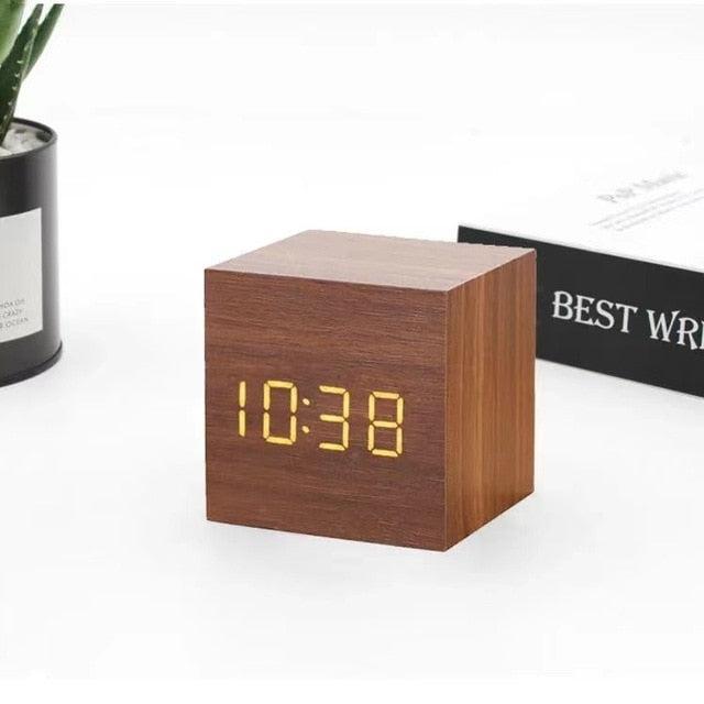 Aurelia | Minimalist Sunrise Alarm Clock with LED Display in Wood