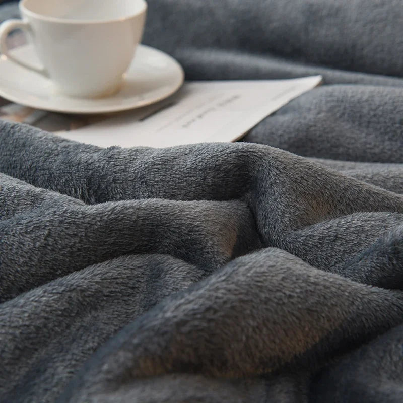 Donatella | Warm Weighted Blanket for Bedroom Comfort