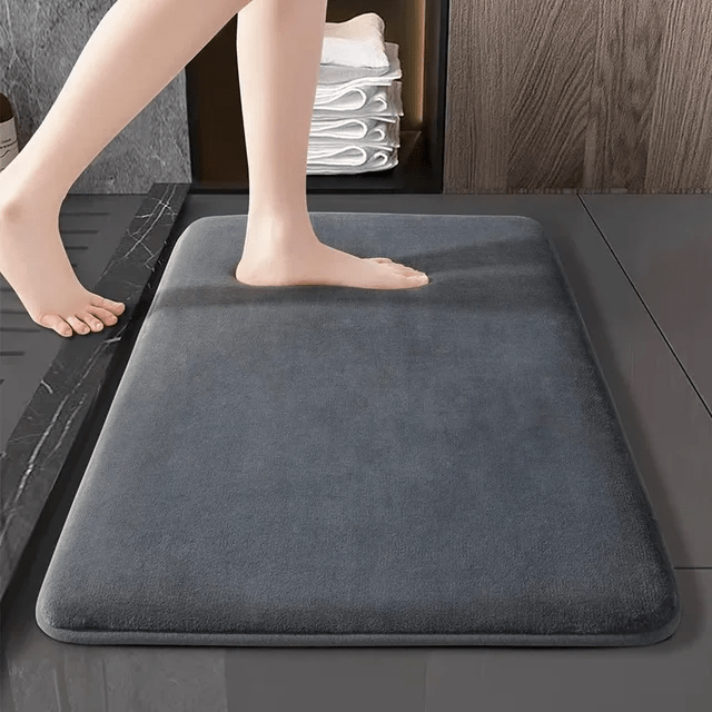 Hedda | Coral Velvet Bath Mat with Non-Slip Finish in Natural Beige